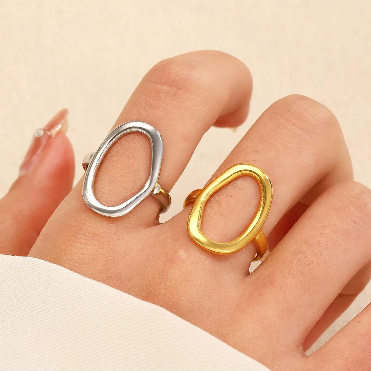 "Anello Intimo – Oro e Argento"